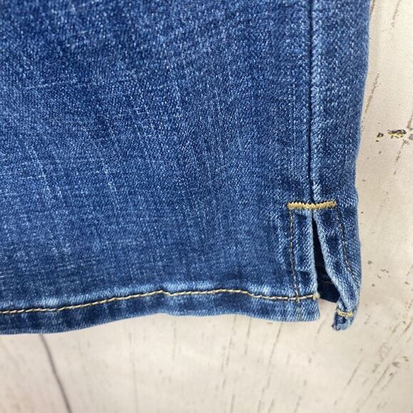 Levis Womens Classic Capri Jeans - Picture 9 of 13